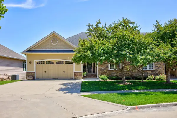 7640 Escalade Court, West Des Moines, IA 50266