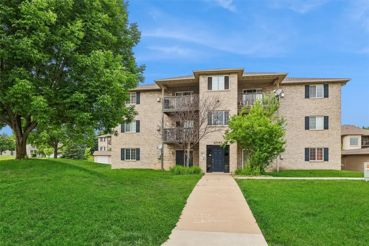 10141 Sutton Drive #1, Urbandale, IA 50322 - #1