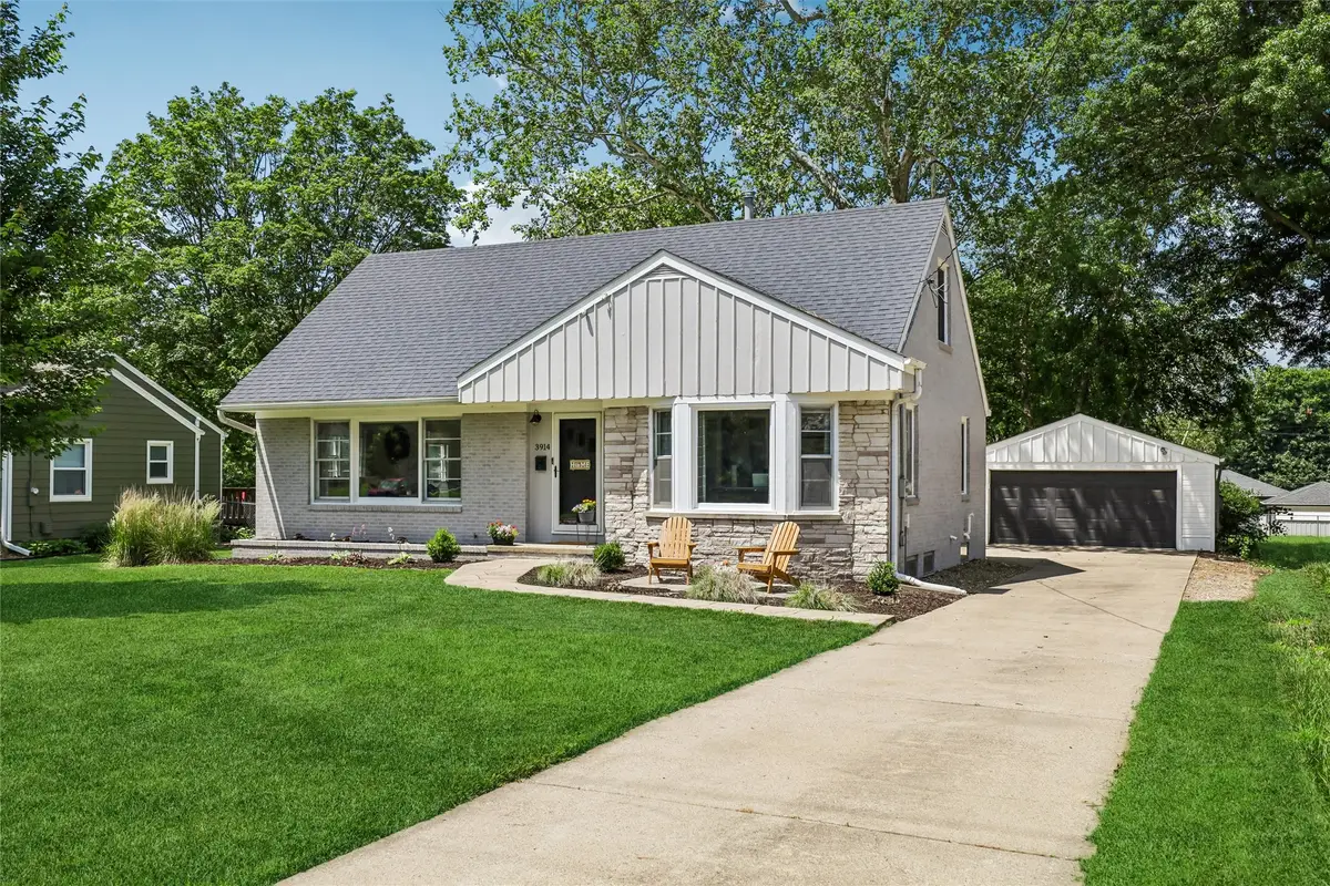 3914 72nd Street, Urbandale, IA 50322 - #1