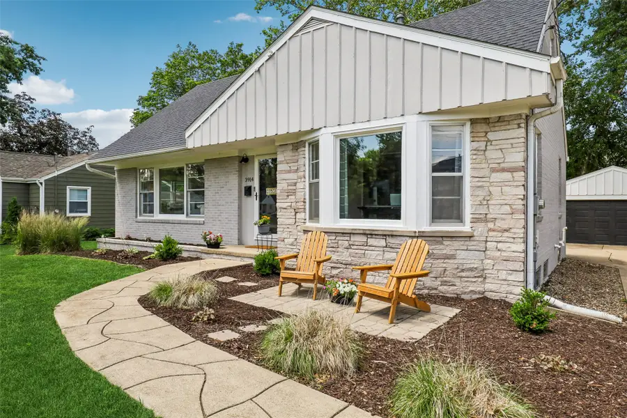 3914 72nd Street, Urbandale, IA 50322 - #3