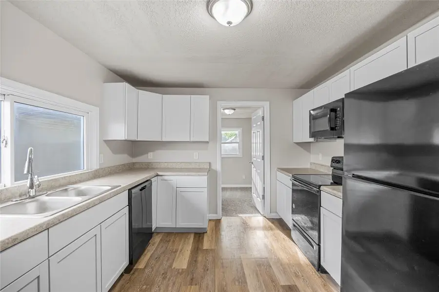 631 SE 27th Court, Des Moines, IA 50317 - #3