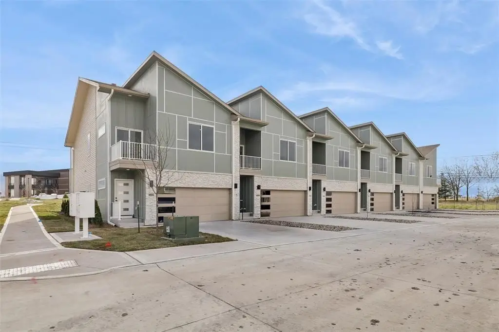 15533 Rocklyn Place, Clive, IA 50325 - #1