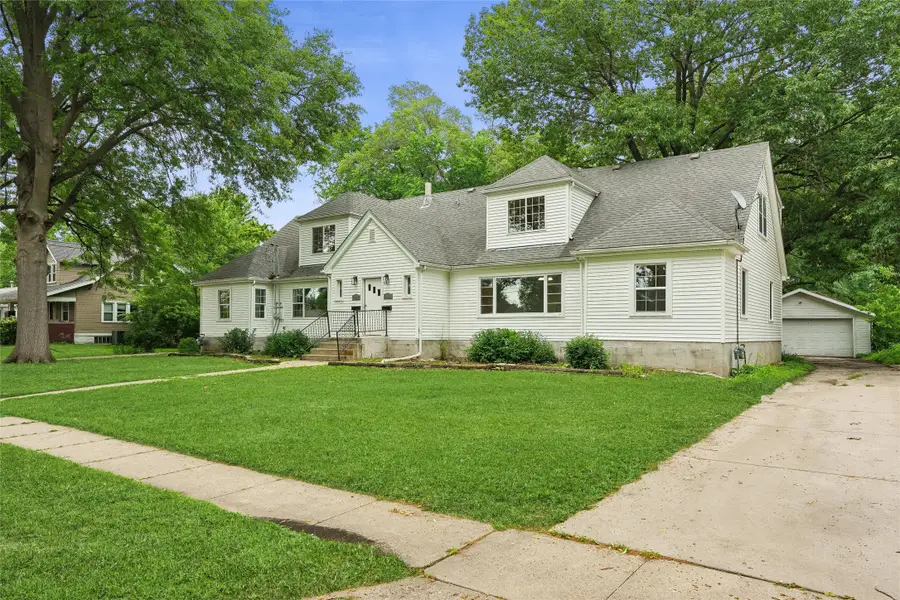 2525 & 2527 51st Street, Des Moines, IA 50310 - #2