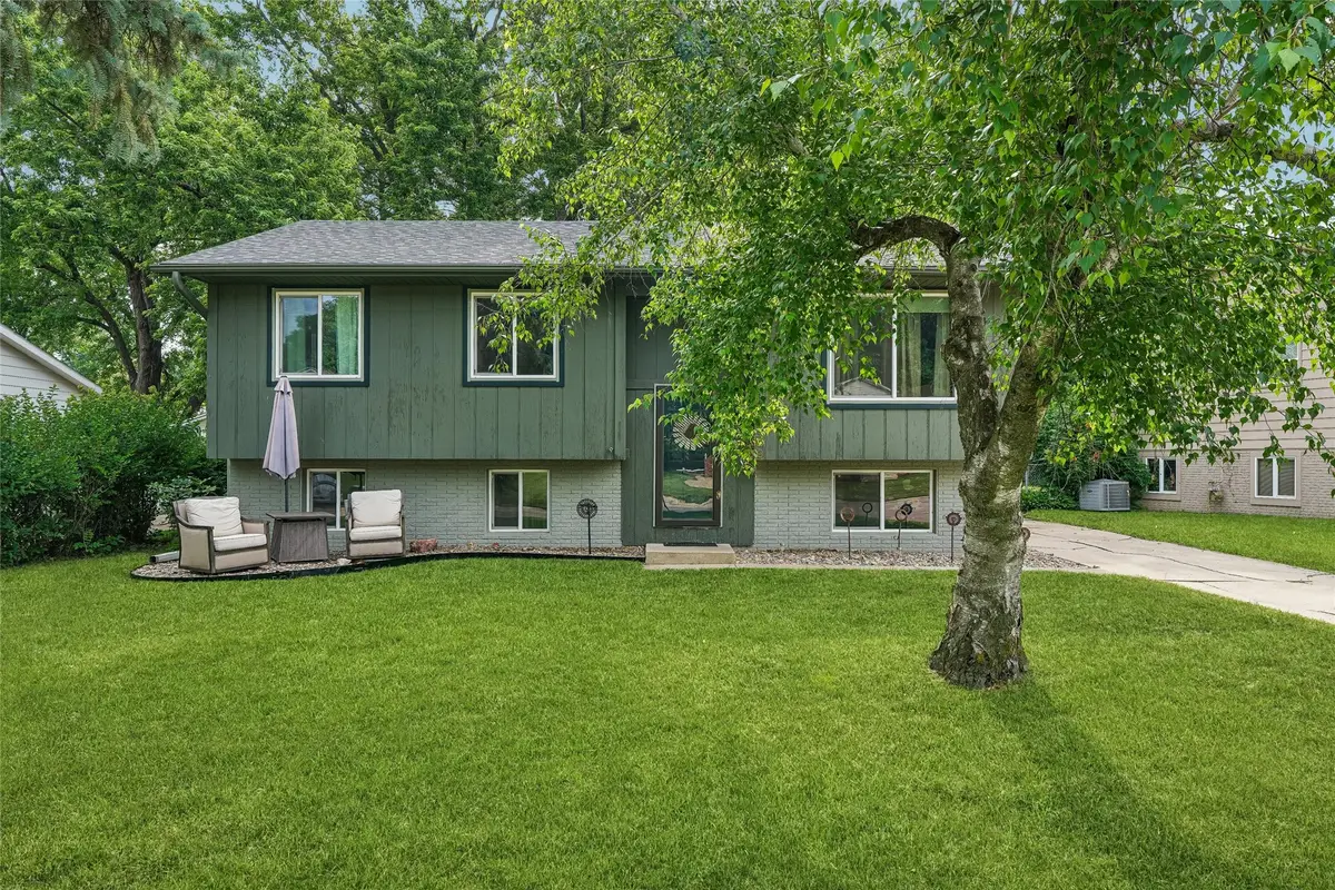 9189 Oakwood Drive, Norwalk, IA 50211 - #1