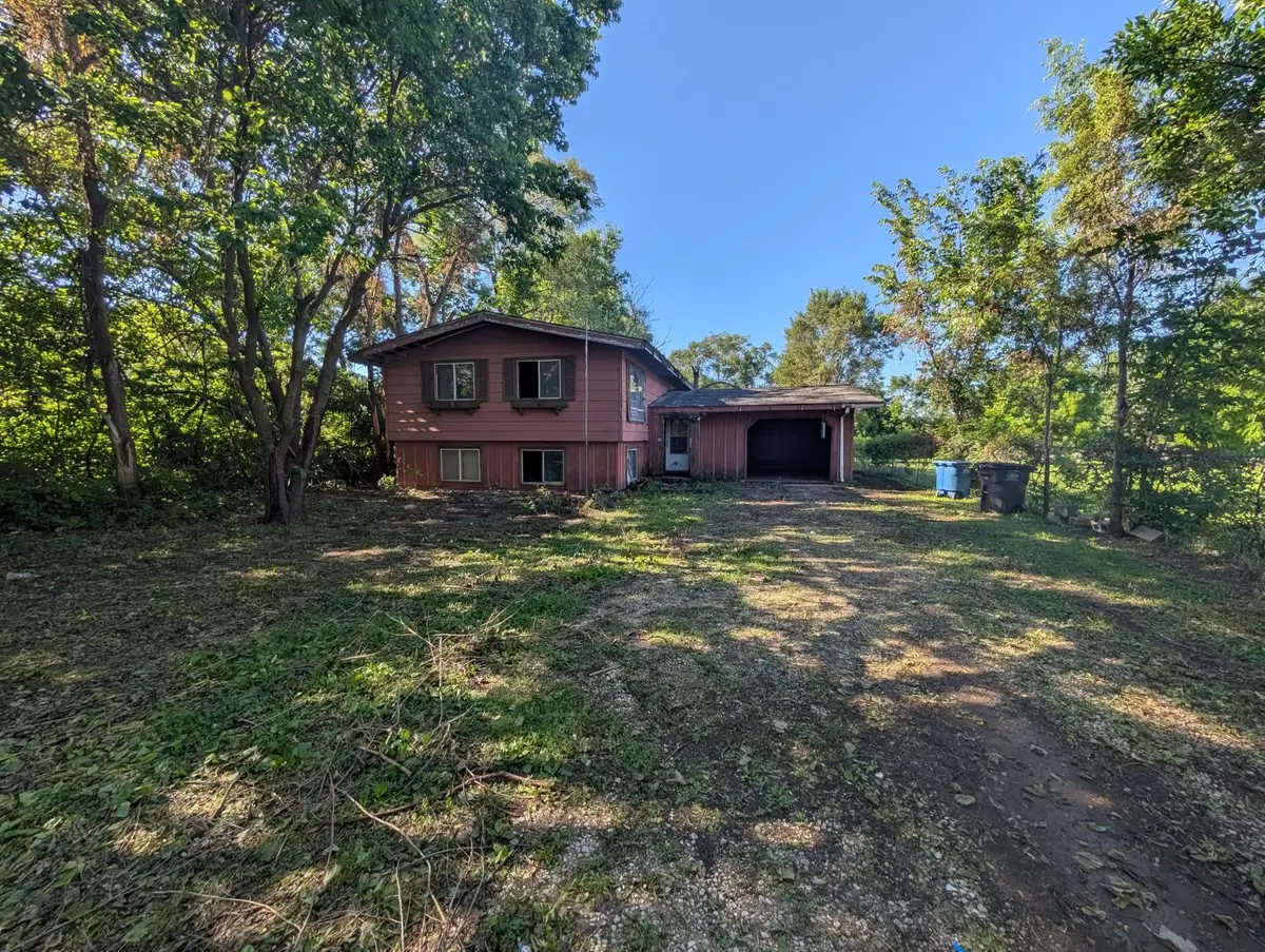 3325 Scott Avenue, Des Moines, IA 50317 - #1