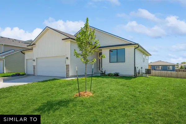 1912 E Clinton Place, Indianola, IA 50125