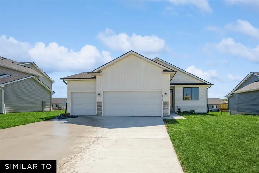 1912 E Clinton Place, Indianola, IA 50125 - #3