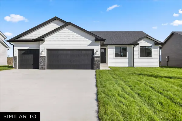 1906 E Clinton Place, Indianola, IA 50125