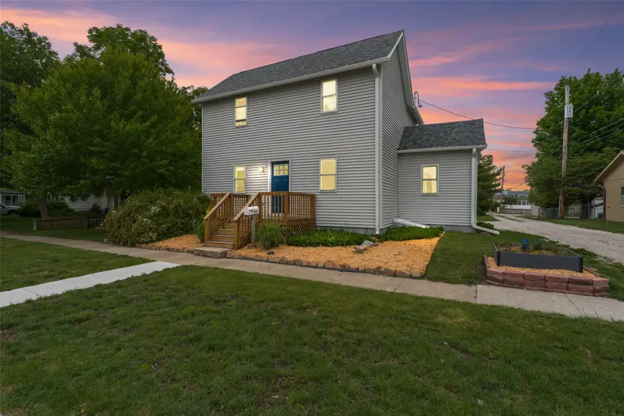 915 G Avenue, Nevada, IA 50201 - #3