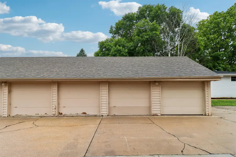 401 SE Lowell Drive #3, Ankeny, IA 50021 - #3