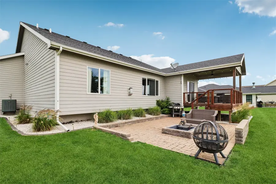 1010 S Y Street, Indianola, IA 50125 - #3