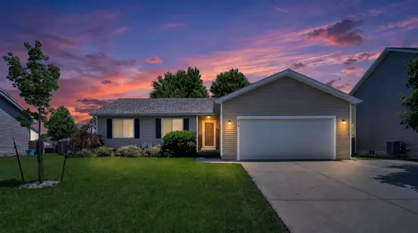 875 SE Bobwhite Lane, Waukee, IA 50263