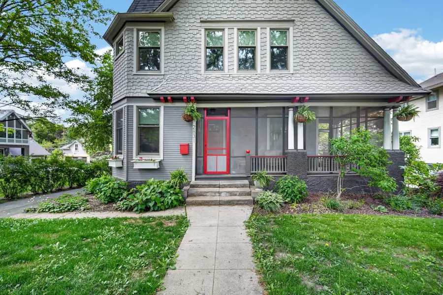 2831 Ridge Road, Des Moines, IA 50312 - #2