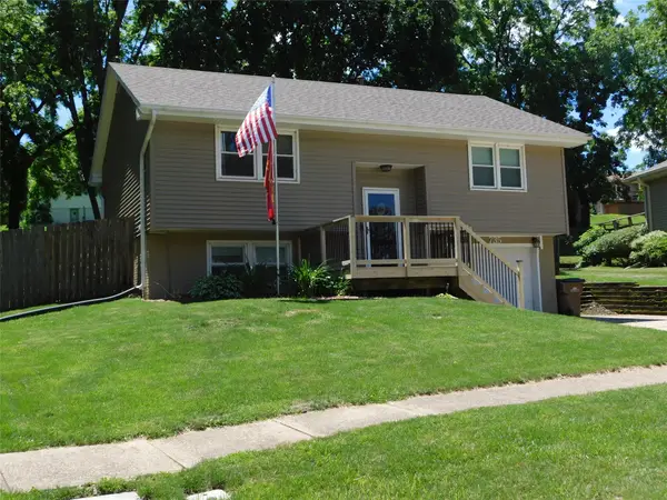 735 Terrace Drive, Carlisle, IA 50047