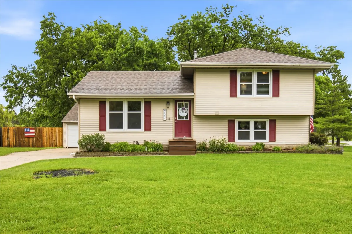 727 22nd Avenue Sw, Altoona, IA 50009 - #1