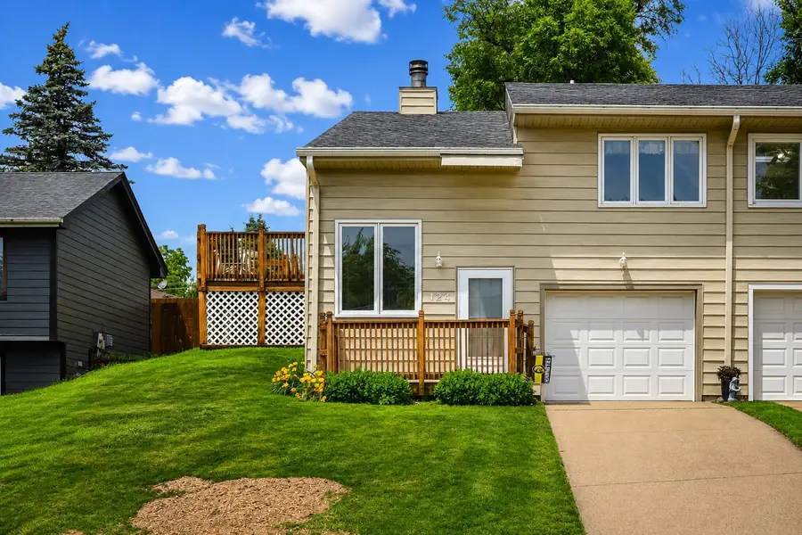 124 E Hughes Circle, Des Moines, IA 50315 - #2