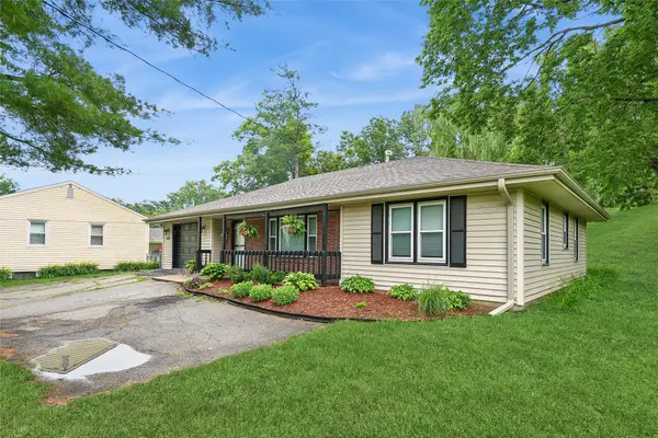431 E Pleasant View Drive, Des Moines, IA 50315