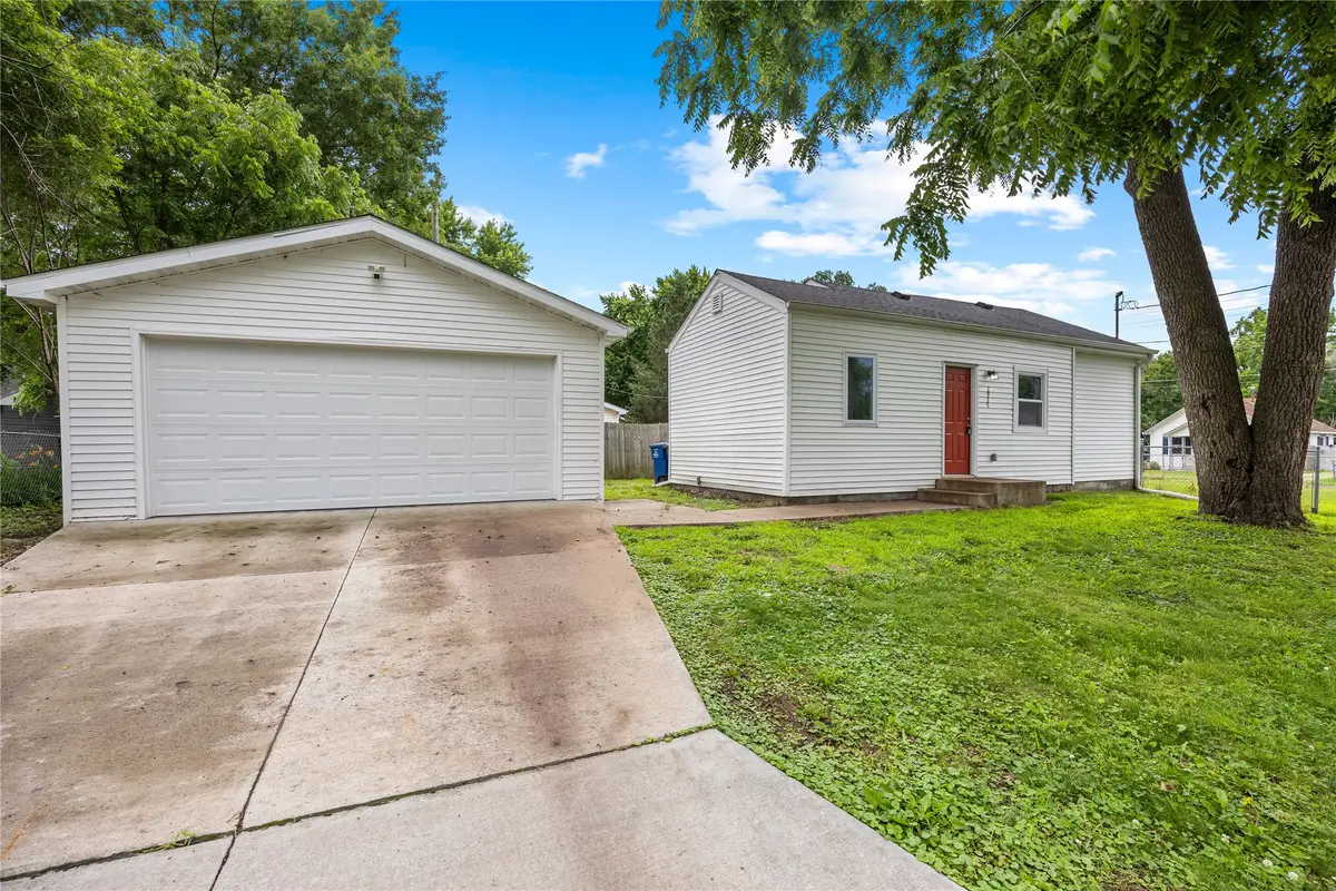 2925 E 37th Street, Des Moines, IA 50317 - #1