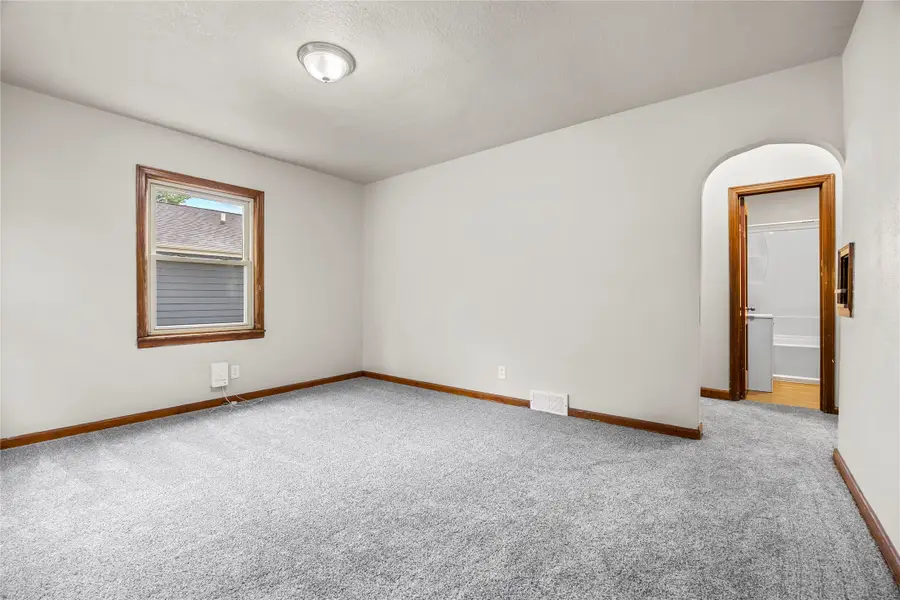 3206 Bowdoin Street, Des Moines, IA 50313 - #3