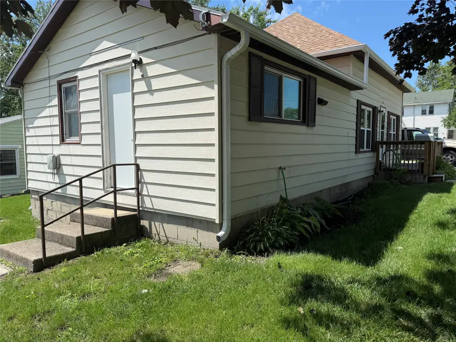 300 N Fillmore Street, Osceola, IA 50213 - #3