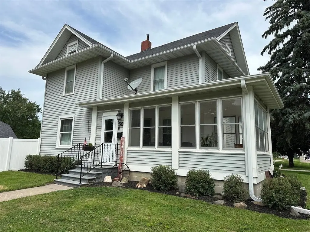 59 E Benton Street, Winterset, IA 50273 - #1