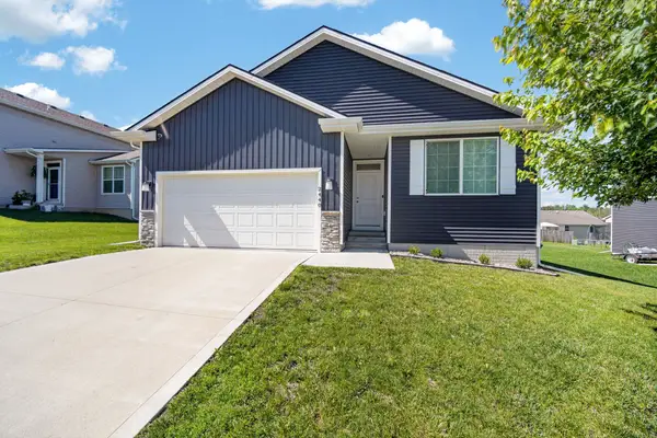 2440 E Kenyon Avenue, Des Moines, IA 50320