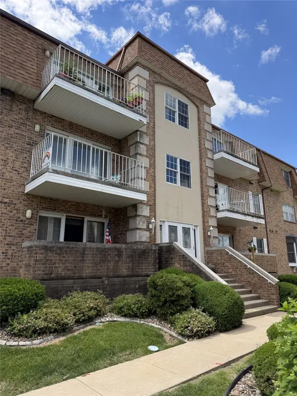 516 Lincoln Street #303, Pella, IA 50219