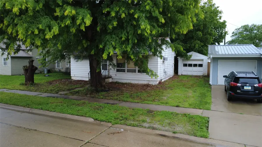 308 N Polk Street, Pleasantville, IA 50225 - #3