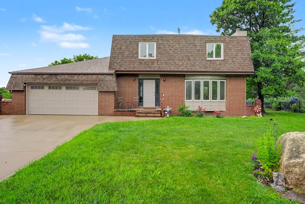 302 Village Circle, Altoona, IA 50009 - #1