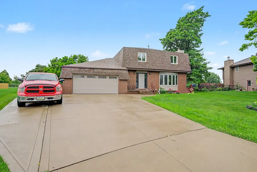 302 Village Circle, Altoona, IA 50009 - #2