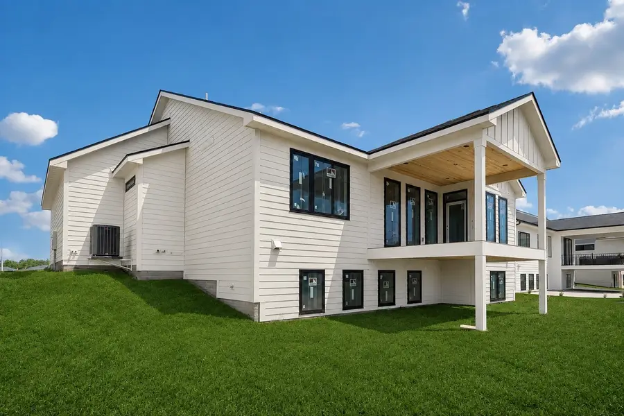 17312 Northview Drive, Urbandale, IA 50323 - #2
