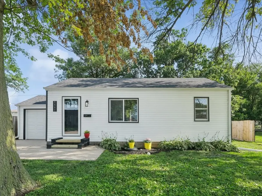 1117 W Desmont Drive, Knoxville, IA 50138 - #2