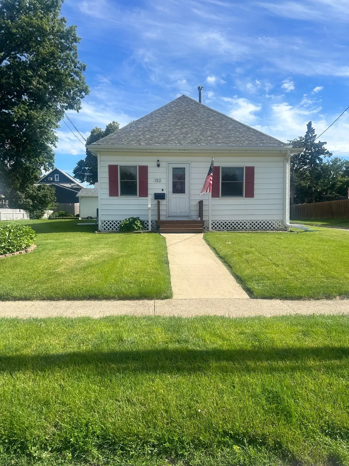 723 S 5th Avenue W, Newton, IA 50208 - #1