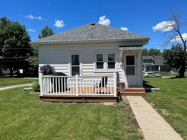 723 S 5th Avenue W, Newton, IA 50208 - #2