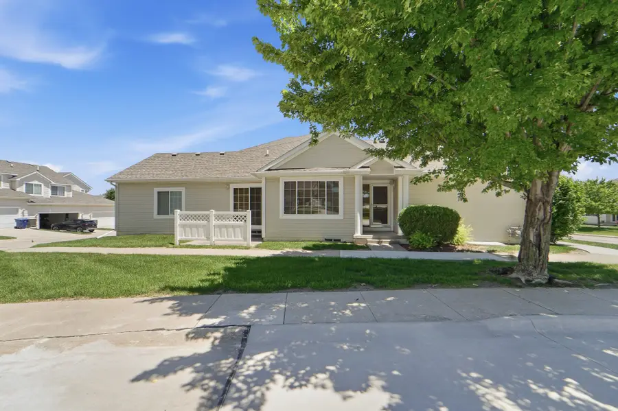 15448 Walnut Hills Drive, Urbandale, IA 50323 - #2