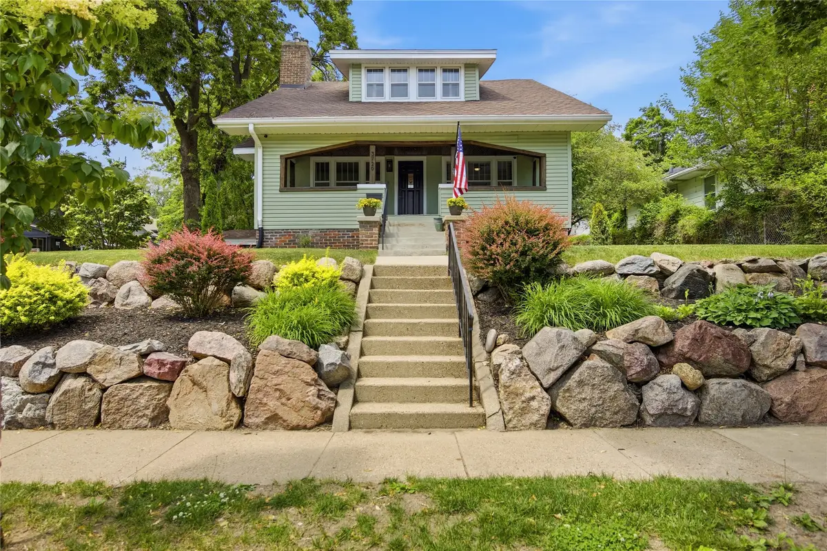 3729 Kingman Boulevard, Des Moines, IA 50311 - #1