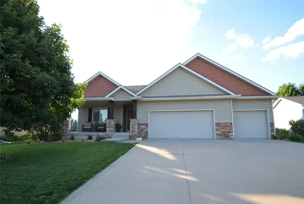 8225 Nelson Street, West Des Moines, IA 50266