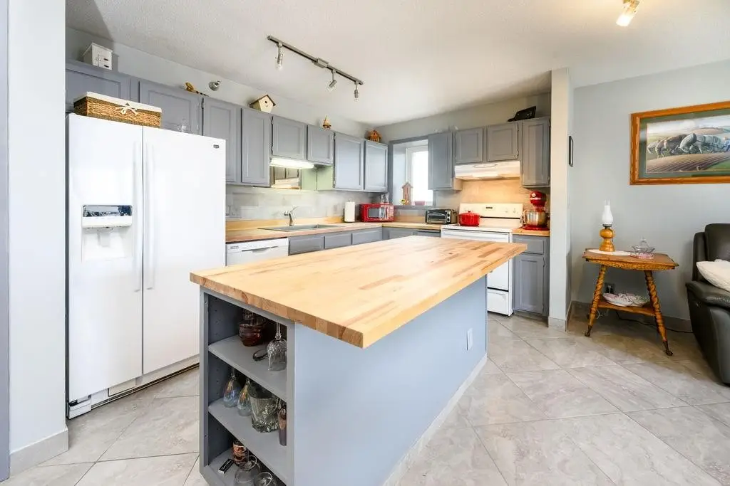 300 Walnut Street #1301, Des Moines, IA 50309 - #1