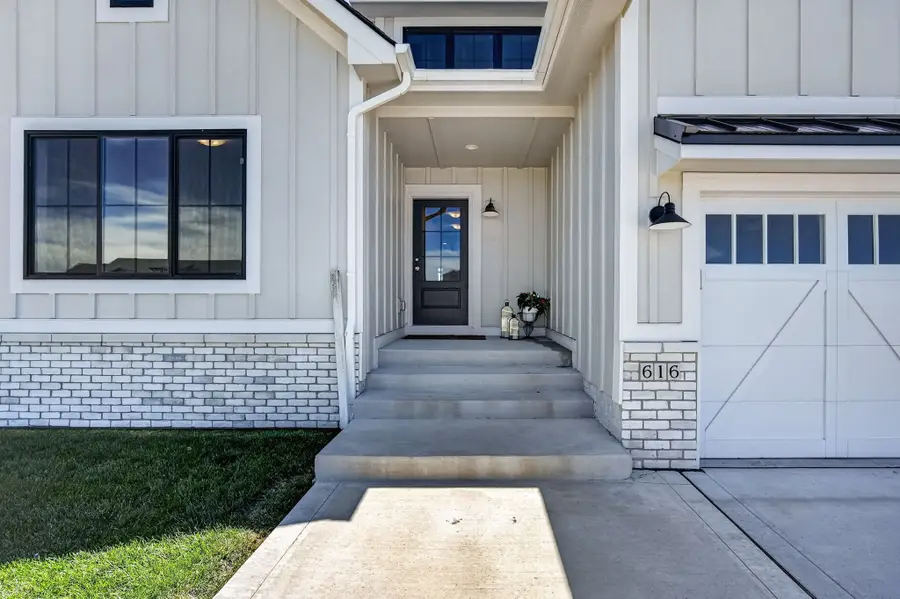 616 Elkwood Circle, Norwalk, IA 50211 - #2