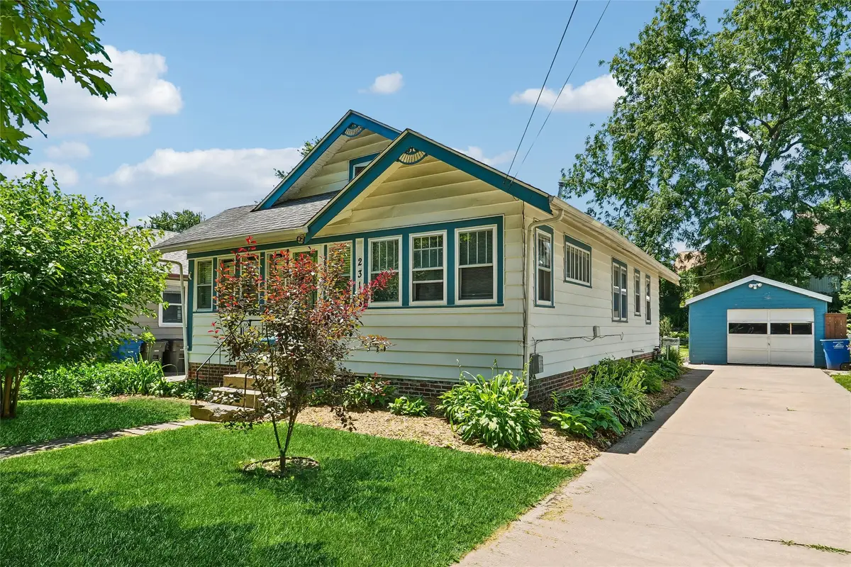 2314 E 11th Street, Des Moines, IA 50316 - #1
