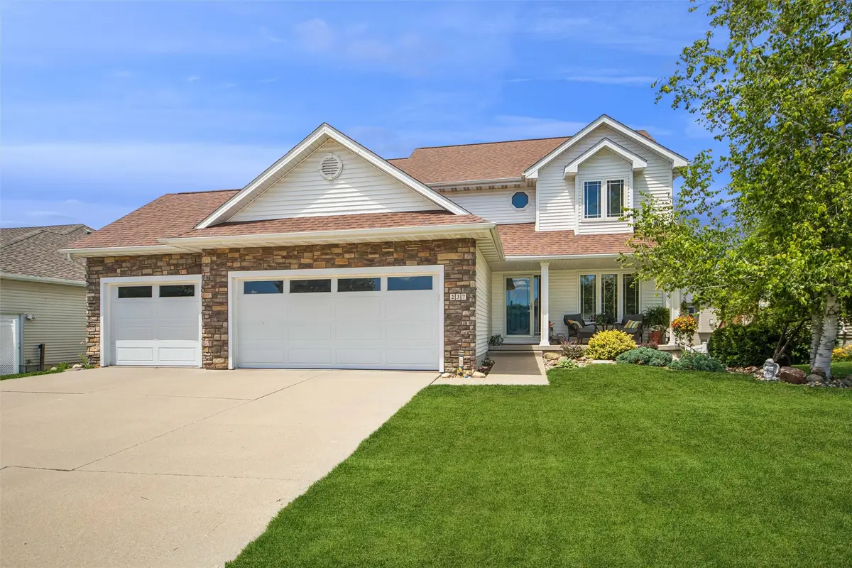 237 19th Street Sw, Altoona, IA 50009 - #1