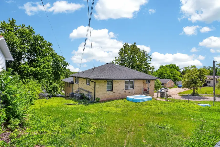 3903 Oakshire Road, Des Moines, IA 50310 - #2