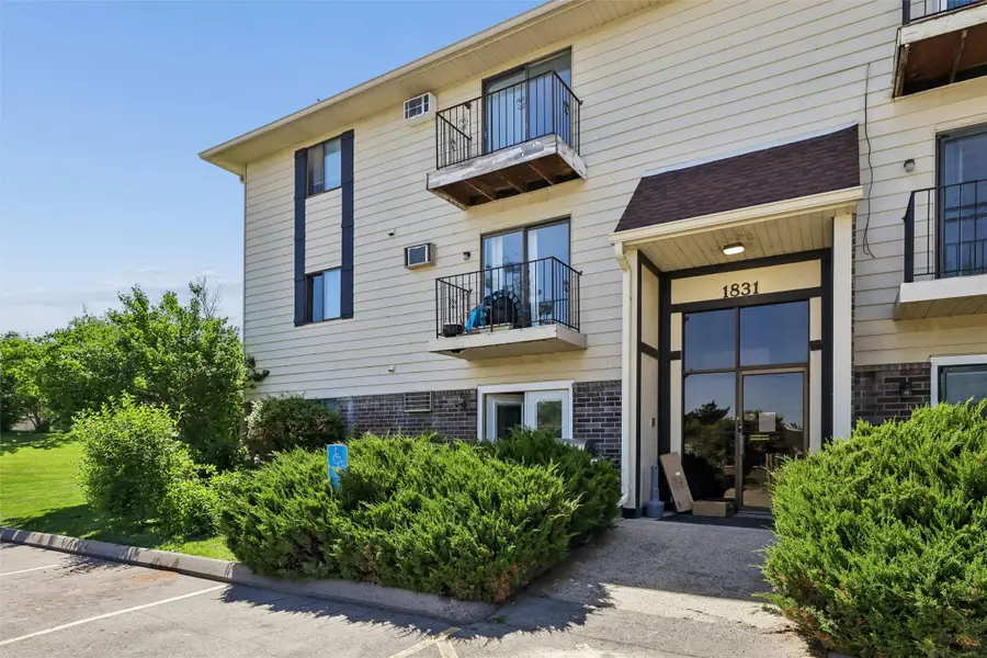 1831 Fuller Road #18, West Des Moines, IA 50265 - #3