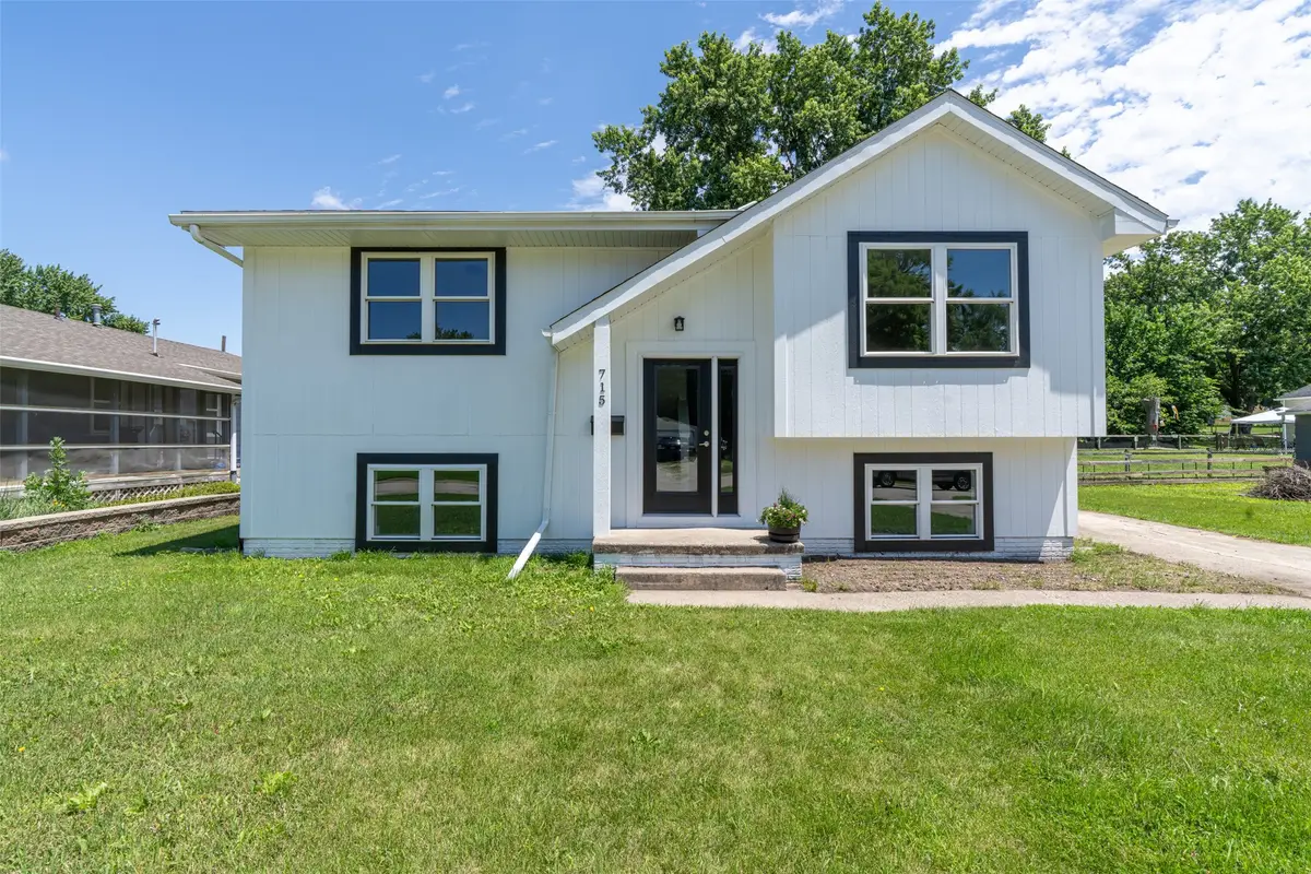 715 N 3rd Avenue, Winterset, IA 50273 - #1