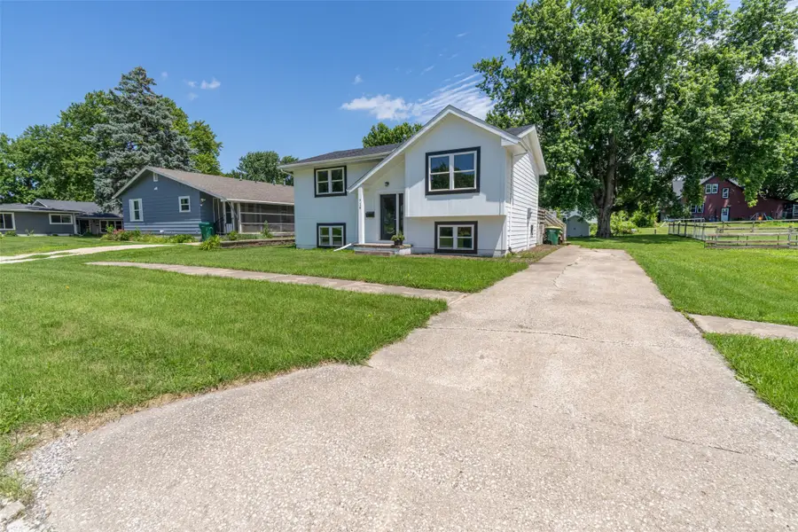 715 N 3rd Avenue, Winterset, IA 50273 - #2