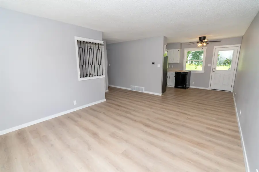 715 N 3rd Avenue, Winterset, IA 50273 - #3