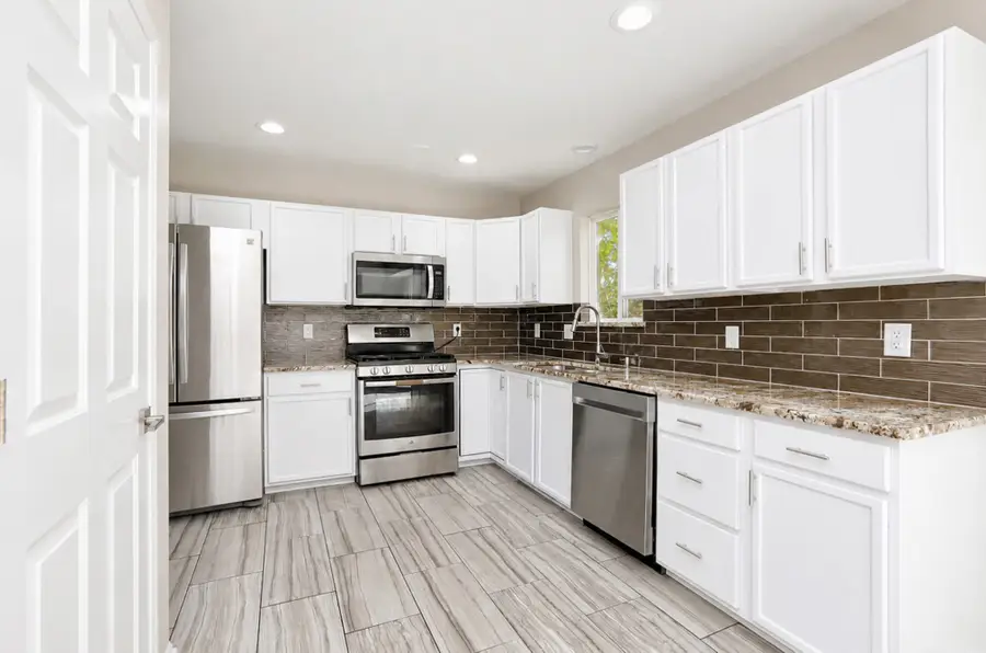 6109 NW 50th Street, Johnston, IA 50131 - #2