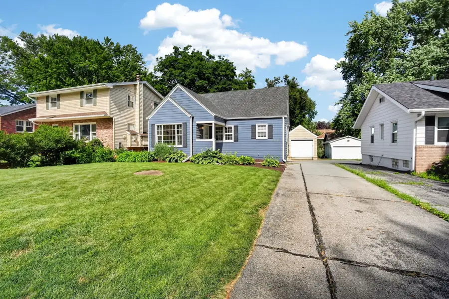2115 40th Place, Des Moines, IA 50310 - #2