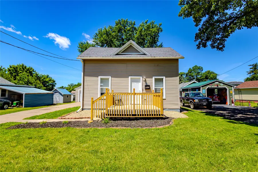 313 W 10th Street N, Newton, IA 50208 - #2
