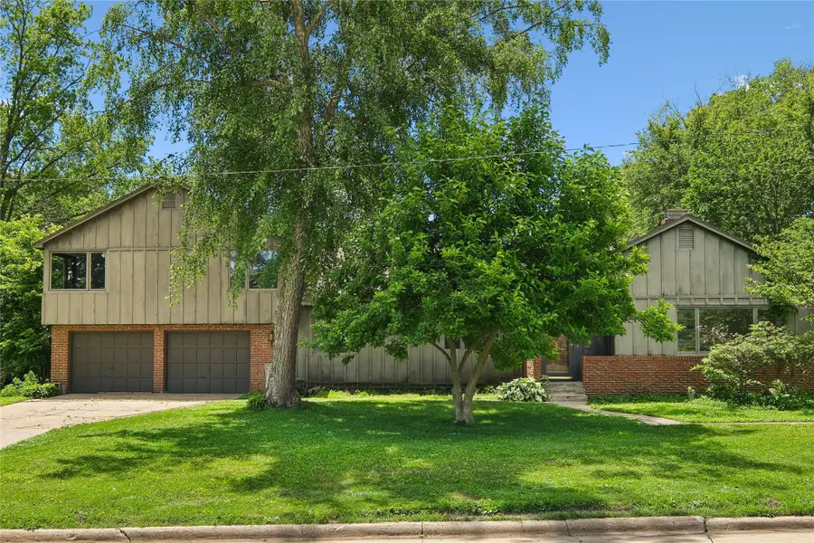 900 11th Avenue, Grinnell, IA 50112 - #2